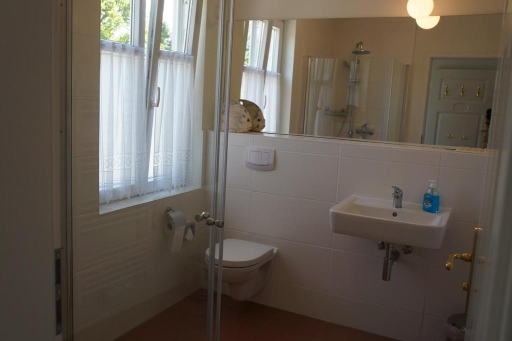 Haus Buddenbrock Auf Ruegen Wiek auf Ruegen Phòng bức ảnh